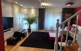 chalet de lujo con piscina, sauna y jacuzzi cerca del mar a media hora de bilbao y Santander