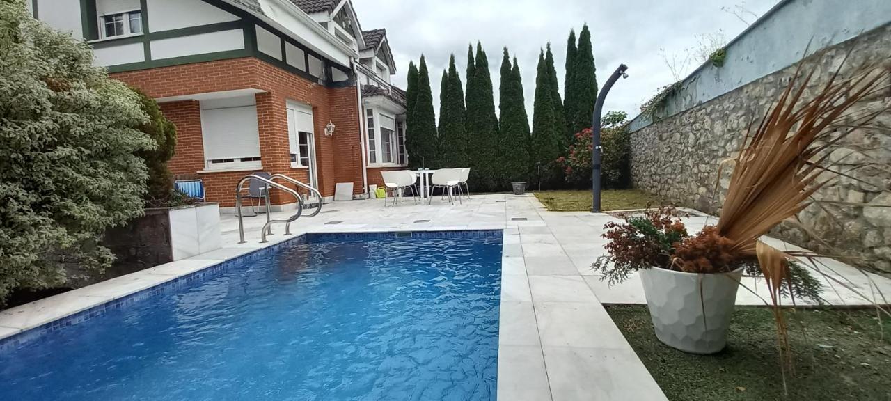chalet de lujo con piscina, sauna y jacuzzi cerca del mar a media hora de bilbao y Santander El Puente  Exterior foto