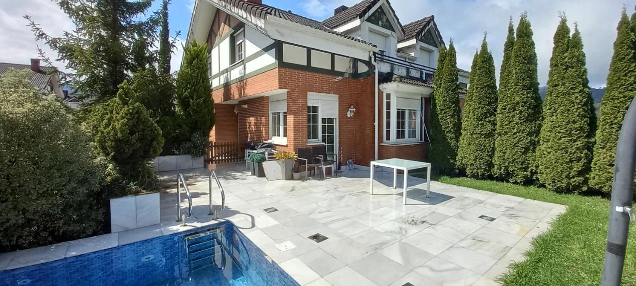 chalet de lujo con piscina, sauna y jacuzzi cerca del mar a media hora de bilbao y Santander El Puente  Exterior foto
